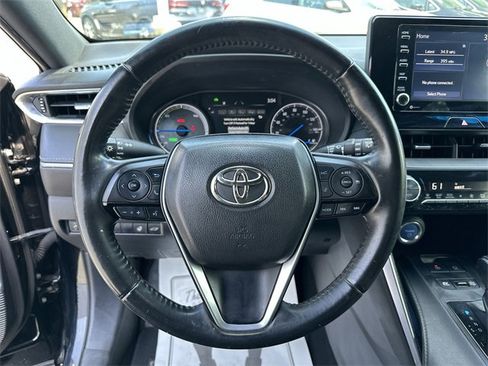 Used 2021 Toyota Venza XLE image 14