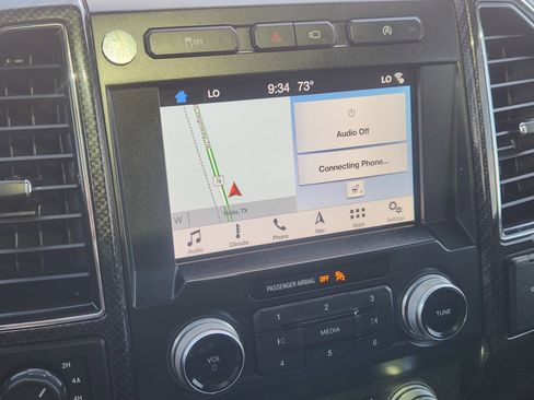 Used 2019 Ford F150 Lariat w/ Equipment Group 502A Luxury AWD/4WD image 18