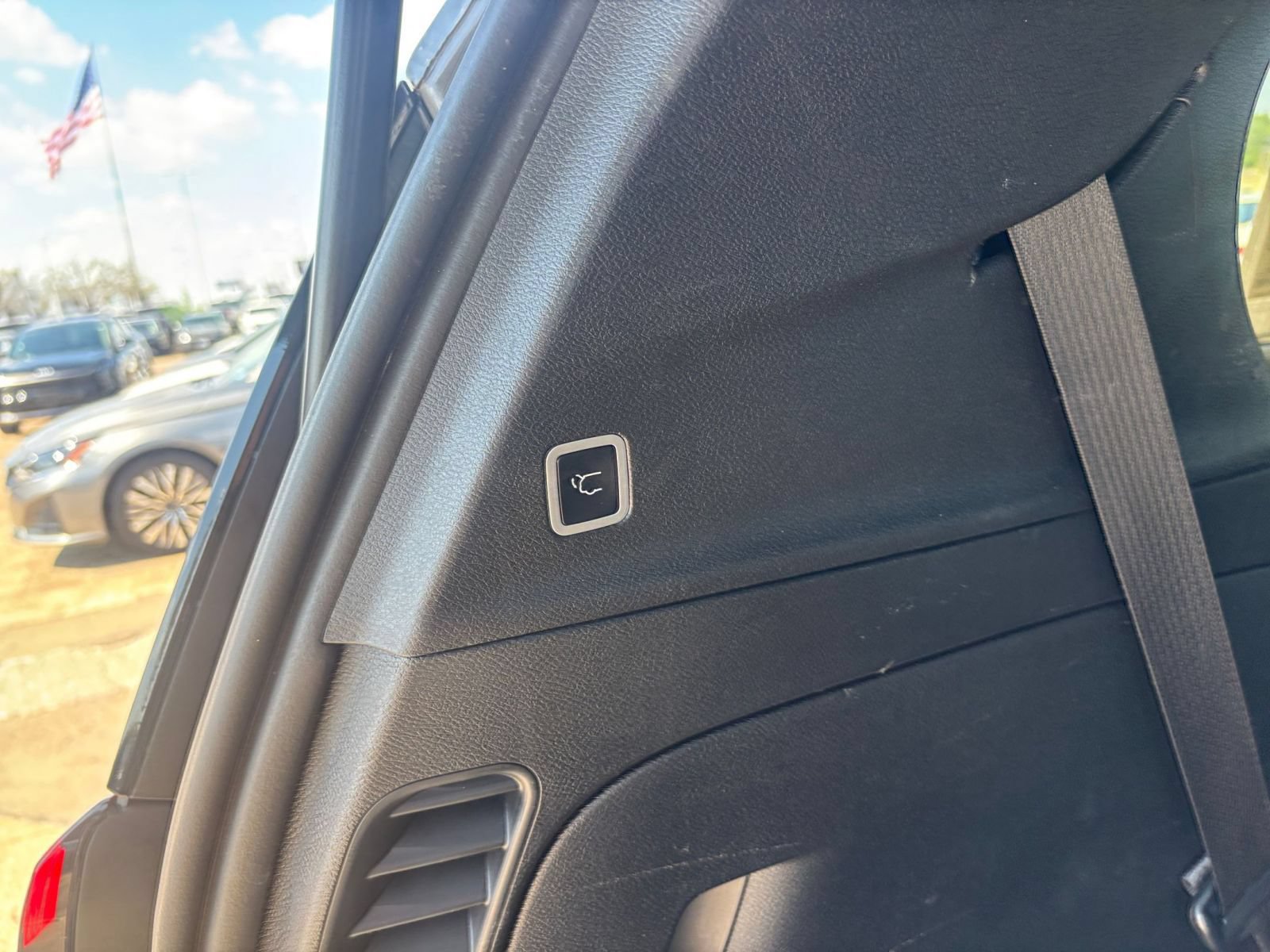 Used 2025 Chrysler Pacifica Limited FWD image 24