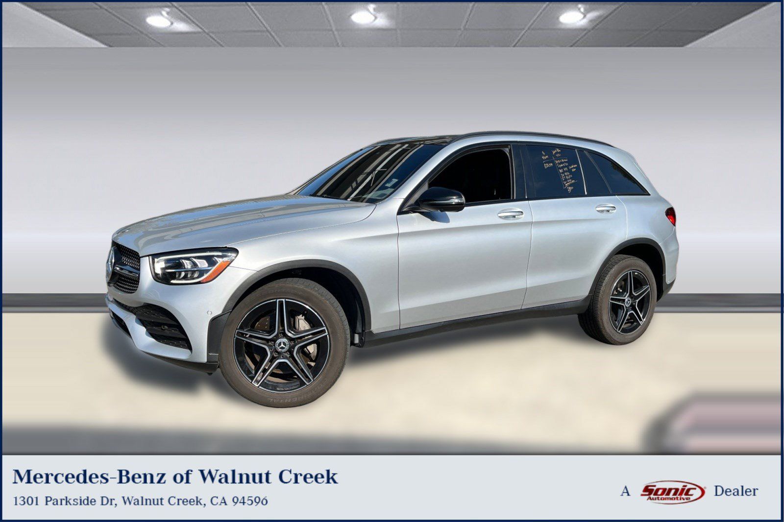 Used 2020 Mercedes-Benz GLC 300 4MATIC image 1