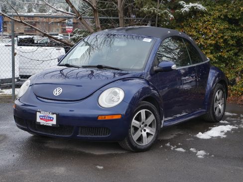 Used 2006 Volkswagen Beetle Convertible w/ Package 1 image 2
