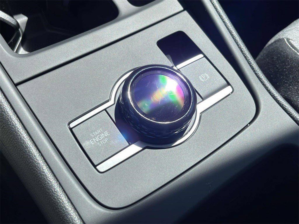 Certified 2025 Volkswagen Tiguan S FWD image 30