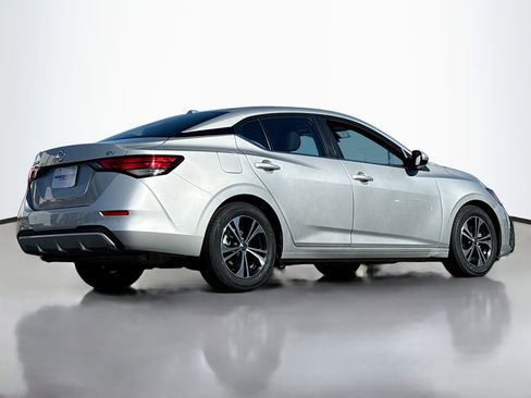 Used 2023 Nissan Sentra SV image 2
