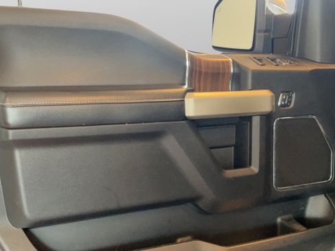 Used 2017 Ford F150 Lariat AWD/4WD image 22