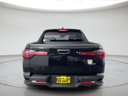 Used 2025 Hyundai Santa Cruz SE AWD/4WD image 4