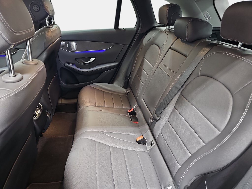 Used 2020 Mercedes-Benz GLC 300 4MATIC image 12