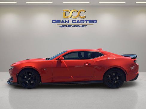 Used 2020 Chevrolet Camaro SS RWD image 2