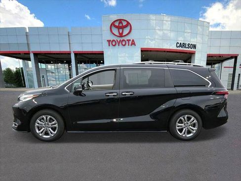 Certified 2022 Toyota Sienna Platinum AWD/4WD image 7