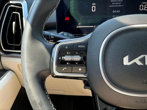 Used 2024 Kia Sorento S w/ Panoramic Sunroof Package FWD image 13