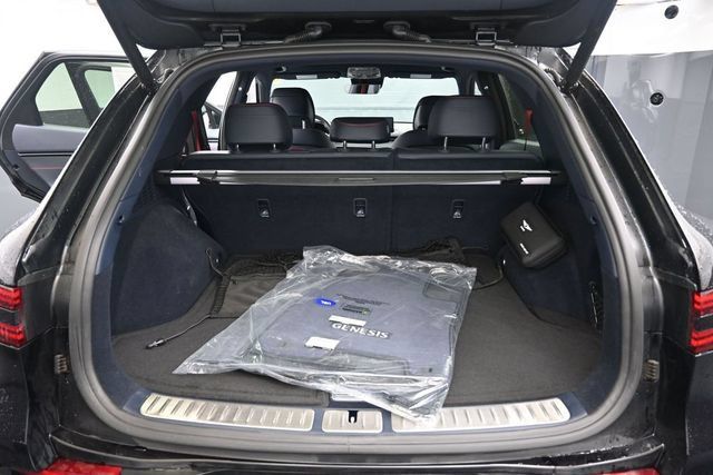 Used 2025 Genesis GV70 3.5T Sport AWD/4WD image 17