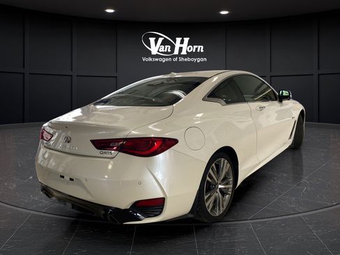 Used 2017 INFINITI Q60 Red Sport 400 AWD/4WD image 7