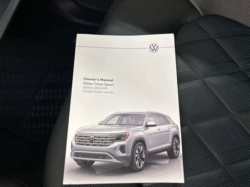 Used 2025 Volkswagen Atlas Cross Sport SEL Premium R-Line image 35
