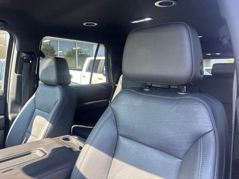 Used 2022 Chevrolet Tahoe LT w/ Luxury Package AWD/4WD image 6