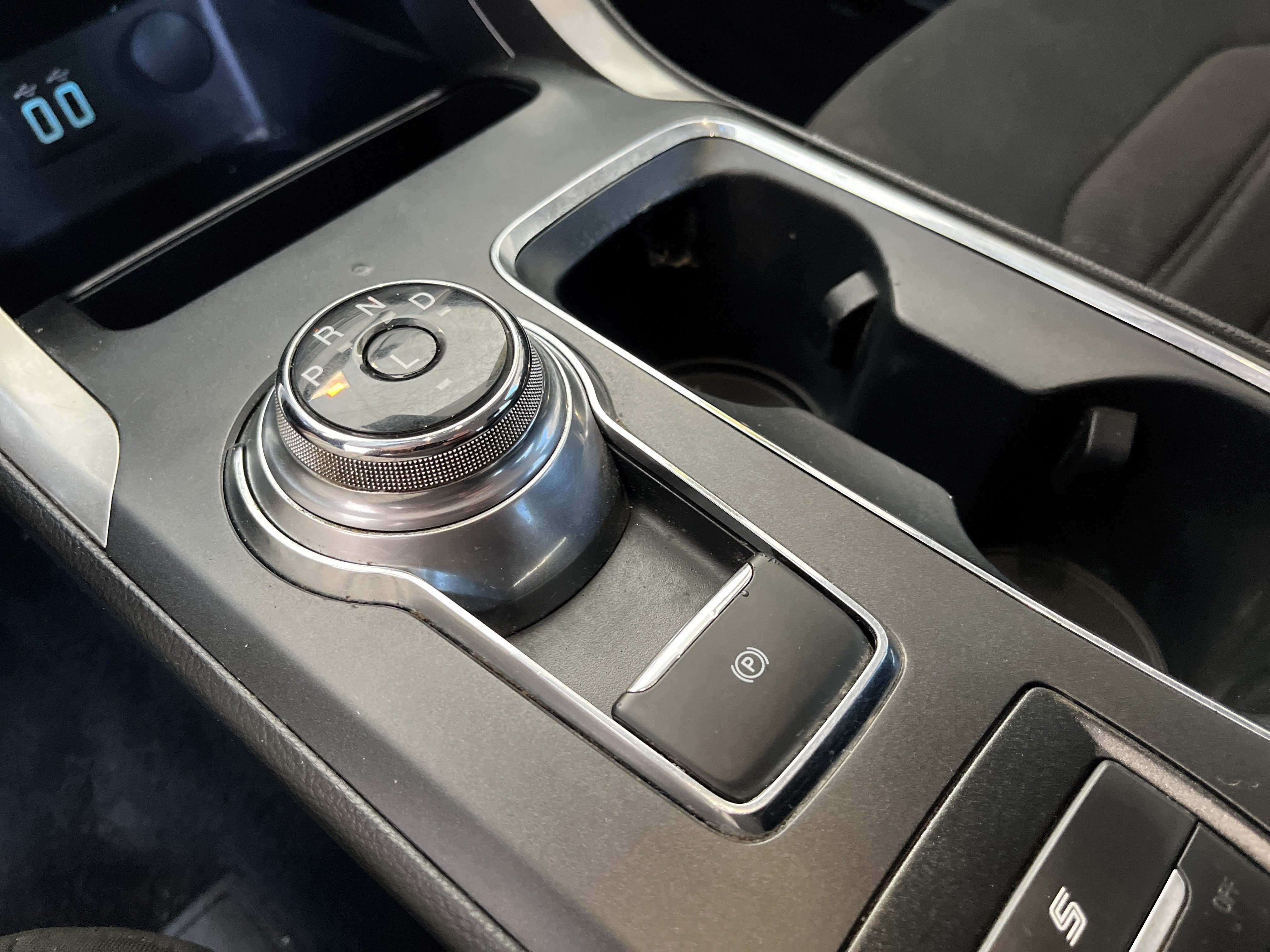 Certified 2020 Ford Fusion SE FWD image 21
