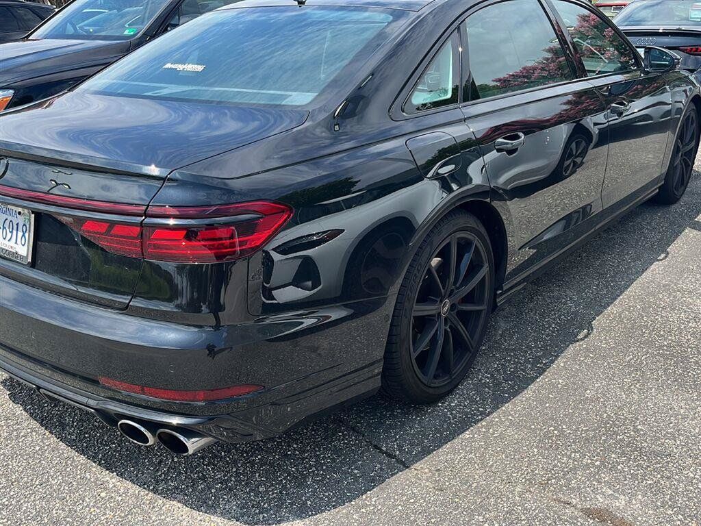 Used 2022 Audi S8 w/ S8 Comfort Plus Package AWD/4WD image 19