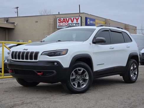 Used 2019 Jeep Cherokee Trailhawk w/ Comfort/Convenience Group image 2