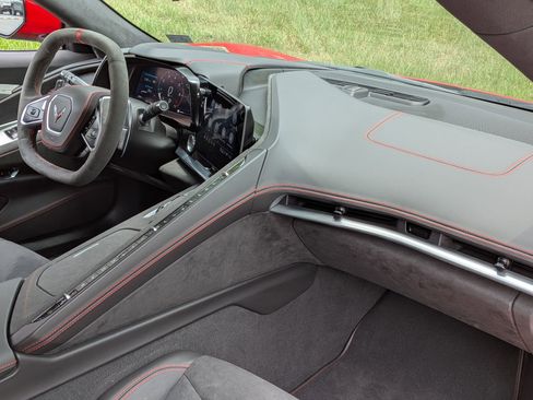 Used 2021 Chevrolet Corvette Stingray Premium Cpe w/ Z51 Performance Package RWD image 20