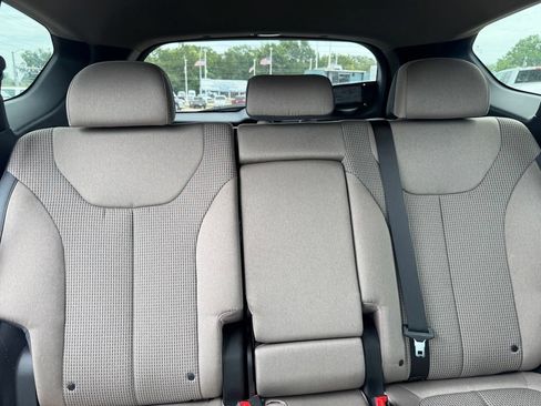 Used 2023 Hyundai Santa Fe SE AWD/4WD image 9