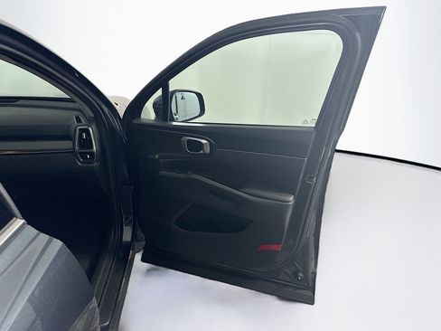 Used 2023 Kia Sorento LX image 33