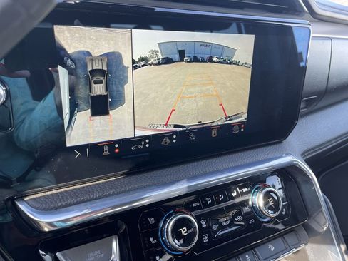 Used 2024 GMC Sierra 2500 Denali w/ Denali Reserve Package AWD/4WD image 17