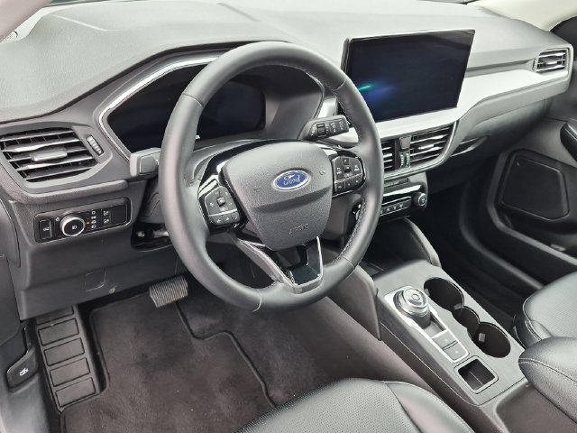 Used 2025 Ford Escape Platinum AWD/4WD image 10