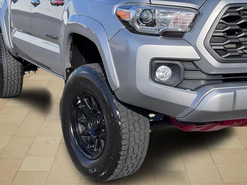 Used 2020 Toyota Tacoma TRD Sport w/ Blackout Package image 46