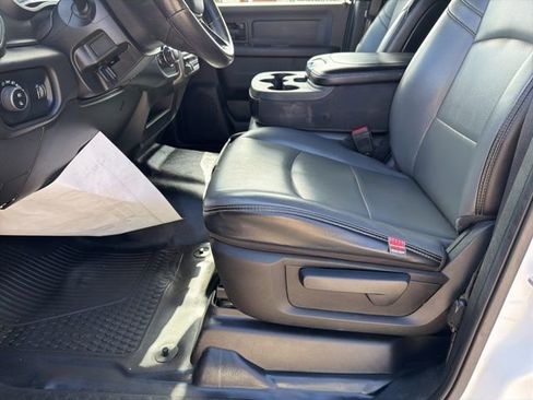 Used 2022 RAM 2500 Tradesman w/ Chrome Appearance Group image 17