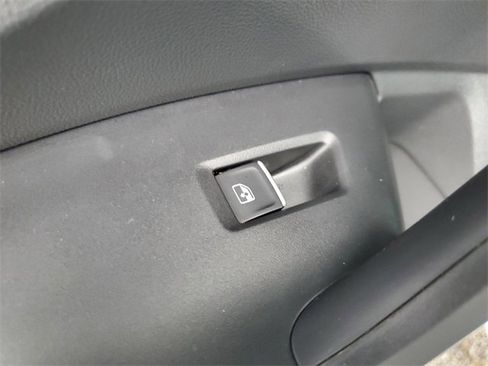 Certified 2025 Volkswagen Jetta Sport image 14