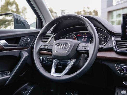 Used 2023 Audi Q5 2.0T Premium w/ Convenience Package image 16