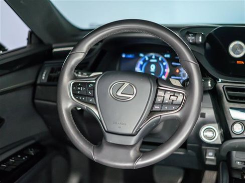 Used 2022 Lexus ES 350 w/ Accessory Package image 4