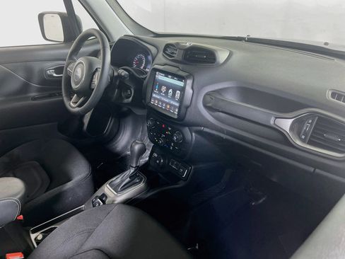 Used 2022 Jeep Renegade Latitude w/ Convenience Group AWD/4WD image 28
