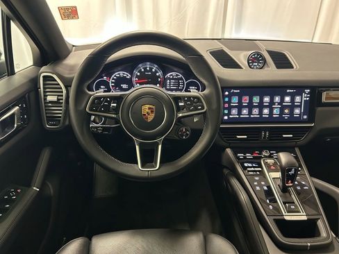 Certified 2022 Porsche Cayenne image 7