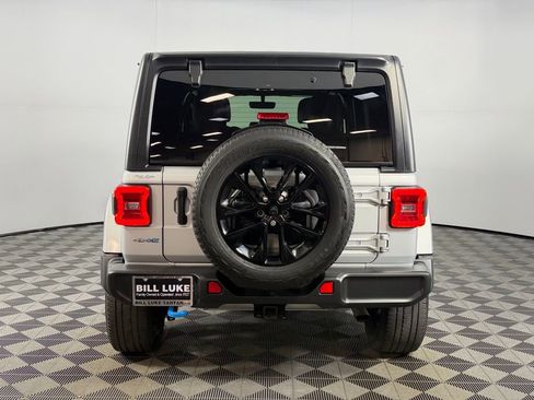 Used 2023 Jeep Wrangler Unlimited Sahara image 6