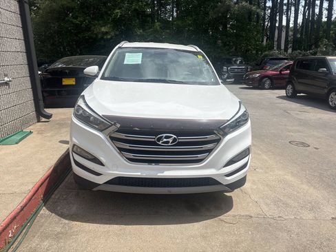 Used 2017 Hyundai Tucson Limited w/ Cargo Package FWD image 3