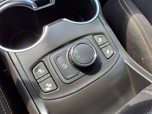Used 2019 GMC Terrain SLE w/ Driver Convenience Package FWD image 12