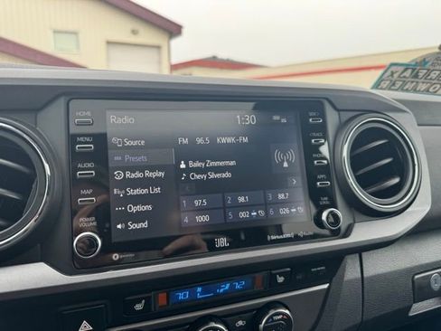 Used 2022 Toyota Tacoma TRD Off-Road w/ TRD Premium Off Road Package image 6