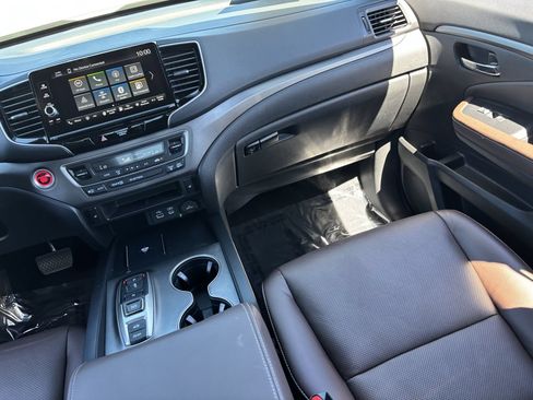 Used 2025 Honda Ridgeline RTL image 14