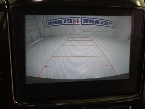 Used 2018 Chevrolet Traverse LT image 25