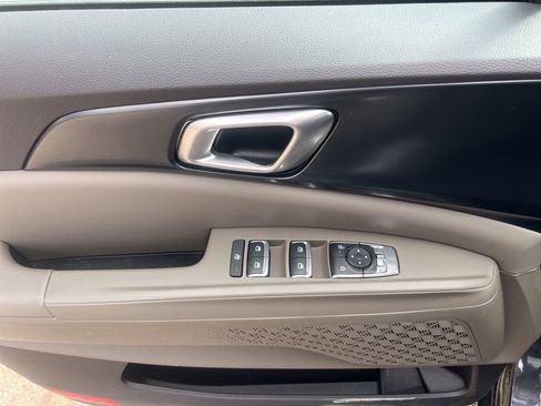 Used 2025 Kia Carnival image 15