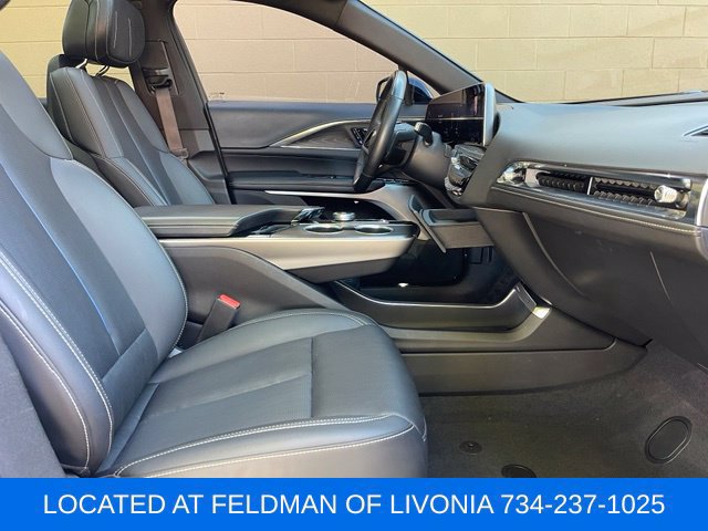 Used 2024 Cadillac Lyriq Sport AWD/4WD image 30