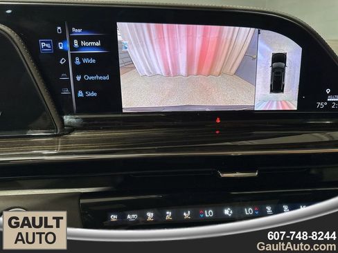 Used 2023 Cadillac Escalade ESV Premium Luxury AWD/4WD image 10