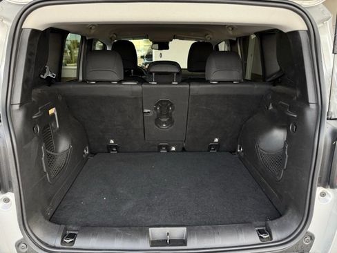 Used 2019 Jeep Renegade Latitude w/ UConnect 8.4 Nav Group image 22