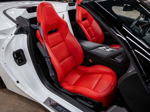 Used 2016 Chevrolet Corvette Stingray Convertible w/ Battery Protection Package image 11