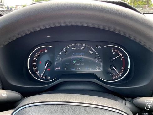 Used 2023 Toyota RAV4 XLE Premium FWD image 19