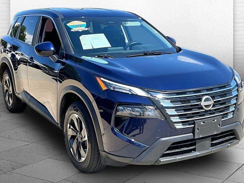 Used 2025 Nissan Rogue SV AWD/4WD image 1