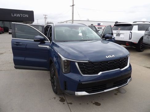 New 2026 Kia Sorento S image 32