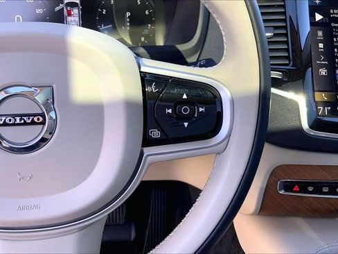 Used 2022 Volvo XC90 T6 Momentum w/ Advanced Package image 25