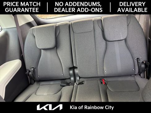 Used 2023 Kia Carnival LX image 15