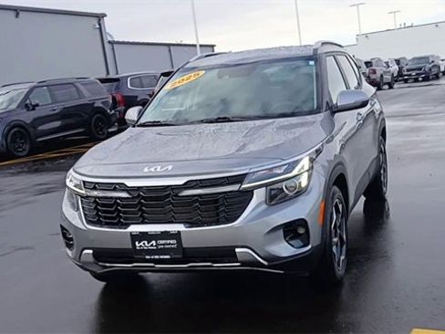 Certified 2025 Kia Seltos S image 6