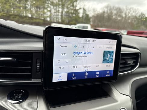 Used 2022 Ford Explorer XLT w/ Equipment Group 202A image 30